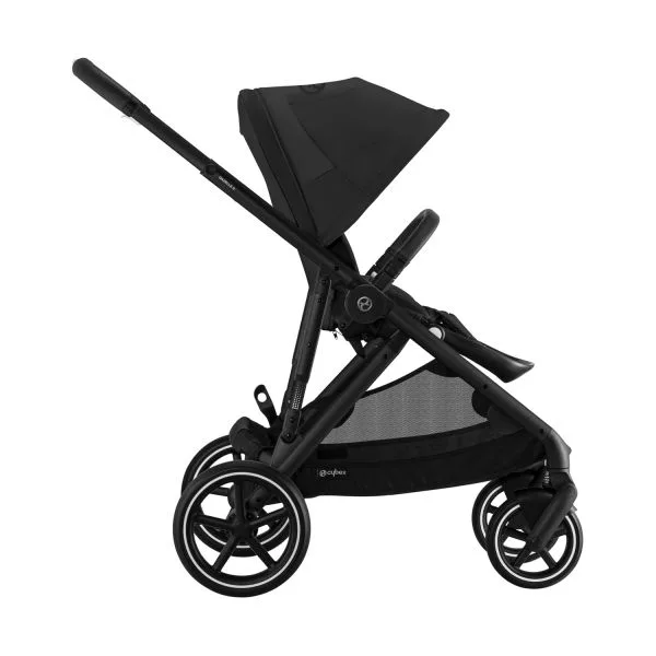 Cybex Gazelle S – een flexibele en uitbreidbare duo kinderwagen met een modulair design, voorzien van twee stoelen of een combinatie van wieg en zitje, ruime opbergruimte en een compact opvouwsysteem, ontworpen voor comfort en gemak bij het vervoeren van kinderen van verschillende leeftijden of als tweelingwagen.